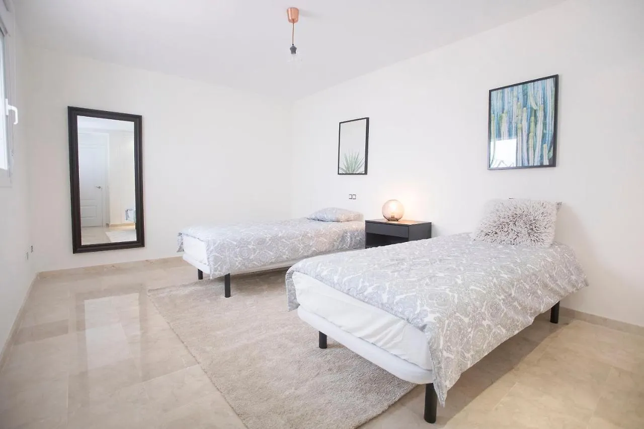 Aloha Royal, Calle Auriga, 29660 Marbella, Malaga, Spain 0*, מארבלה ספרד